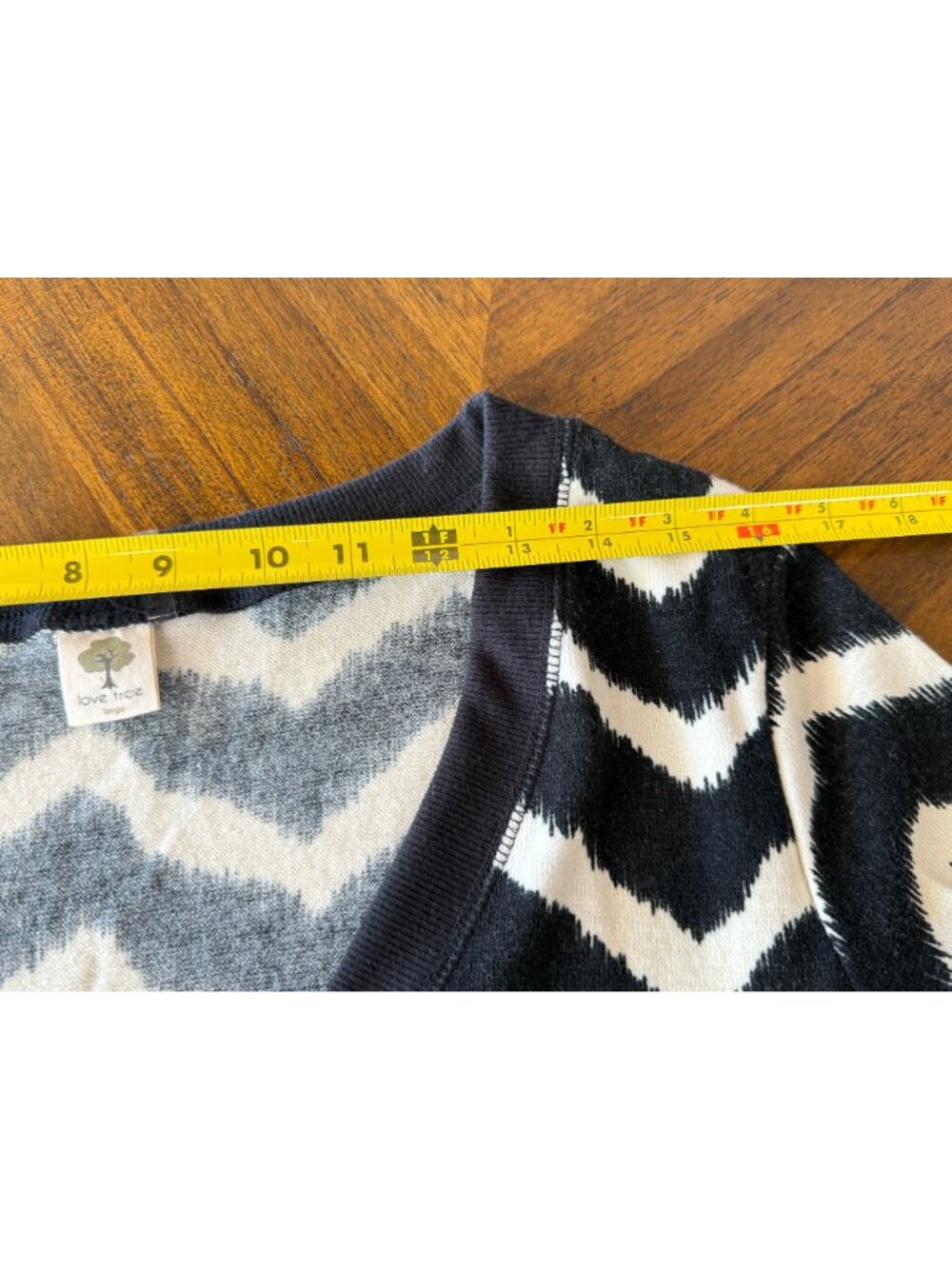 Black & White Chevron Button-Up Cardigan Sweater By Love Tree Size Large - Picture 8 of 11